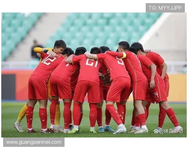 中国男足逆转取胜晋级决赛展现团队精神与顽强拼搏力量 中国男足逆转取胜晋级决赛展现团队精神与顽强拼搏力量