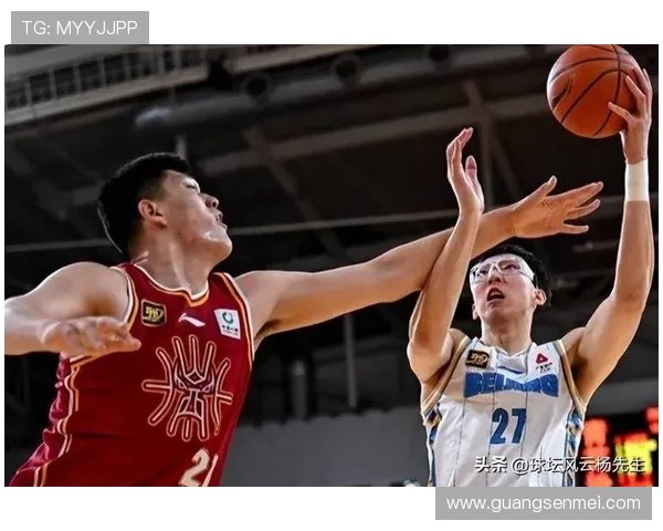 中国男篮激战欧洲强队晋级世界杯八强 周琦表现亮眼成队内核心