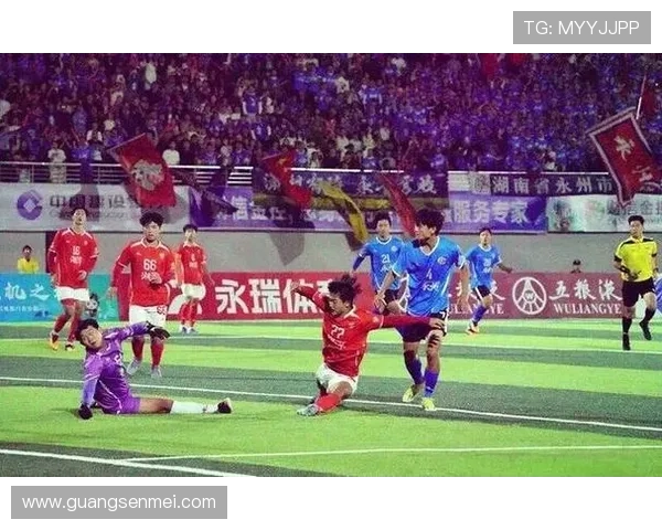 中国足球超级联赛激烈角逐 暗马球队崛起迎来全新赛季挑战