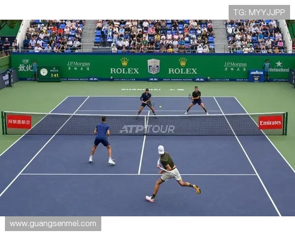 网球世界最新动态：2025年上海大师赛精彩回顾与球员表现分析