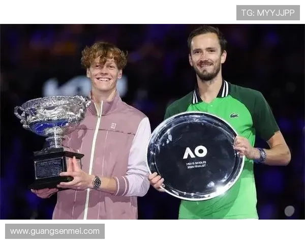 网球大满贯赛季揭幕战精彩回顾 新星崛起与老将争锋激烈对决