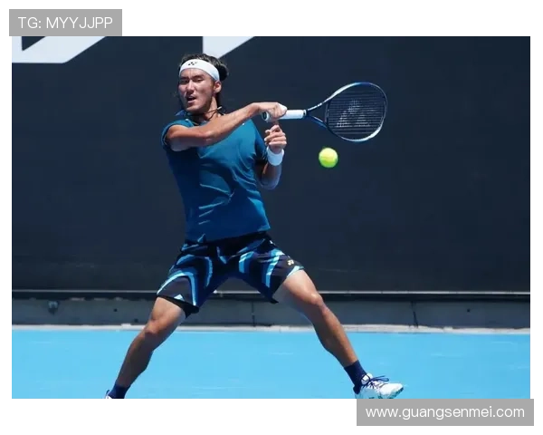 网球赛场新星崛起，年轻选手挑战大满贯冠军，赛季走势引发广泛关注