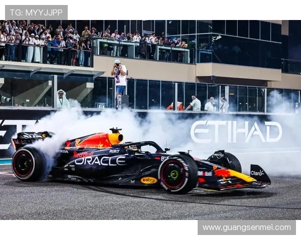 F1新赛季揭幕战精彩回顾 红牛与梅赛德斯角逐激烈