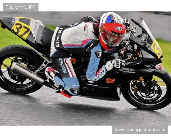 摩托车大奖赛2025赛季战况激烈 多名车手角逐总冠军宝座