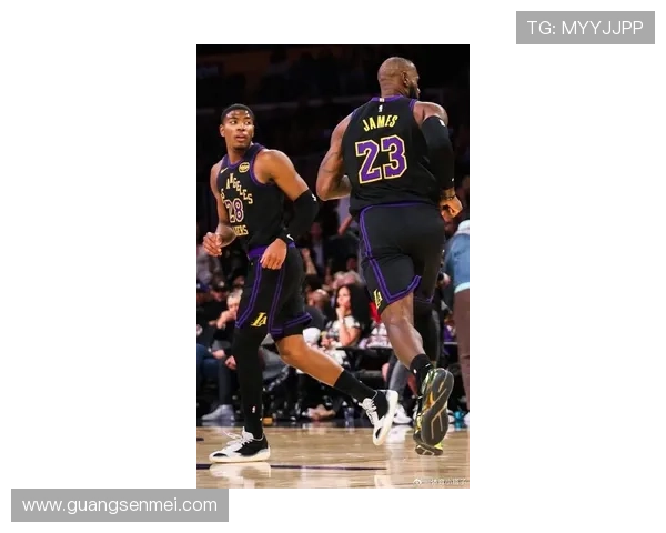 NBA季前赛战火重燃 詹姆斯领衔湖人迎战新星活塞冲击季后赛